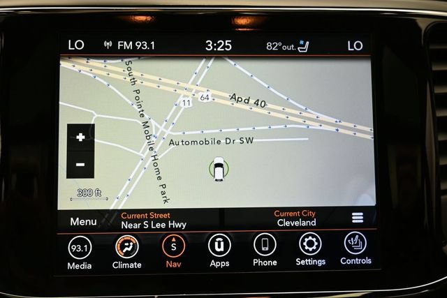 Used 2021 Jeep Grand Cherokee Limited w/ Luxury Group II RWD image 23