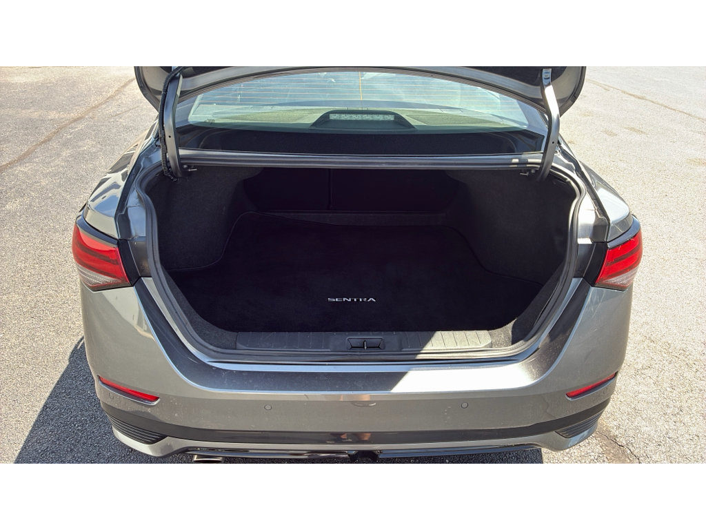 Used 2025 Nissan Sentra SR FWD image 9