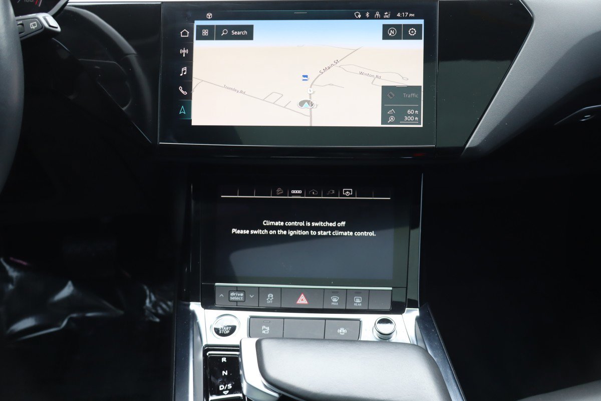 Used 2021 Audi e-tron Premium w/ Convenience Plus Package AWD/4WD image 12
