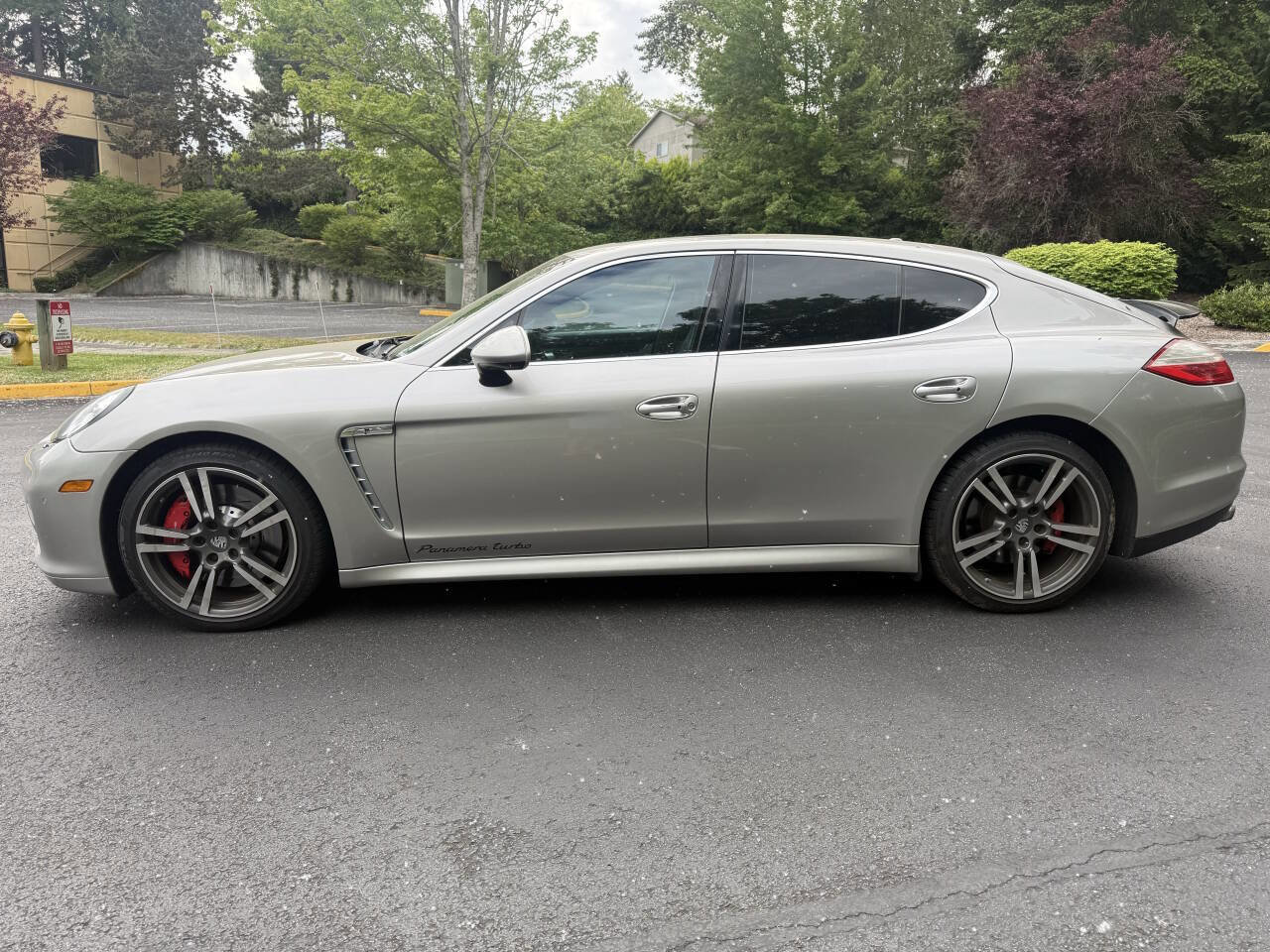 Used 2010 Porsche Panamera Turbo AWD/4WD image 32