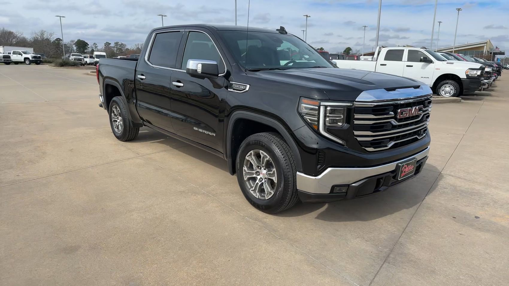 Used 2025 GMC Sierra 1500 SLT RWD image 3