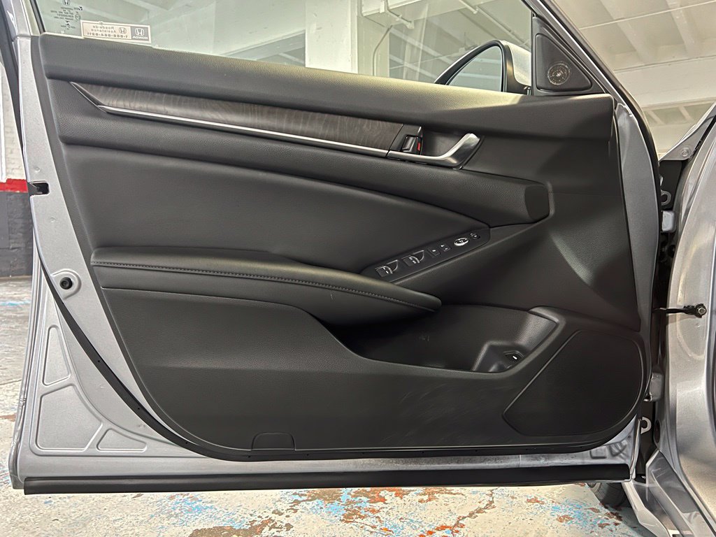 Used 2020 Honda Accord EX image 38