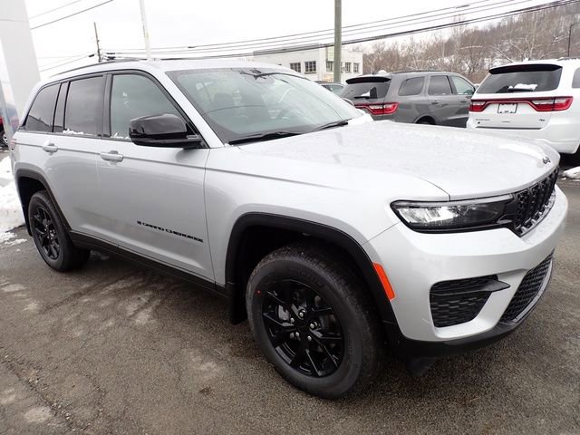 New 2025 Jeep Grand Cherokee Altitude image 9