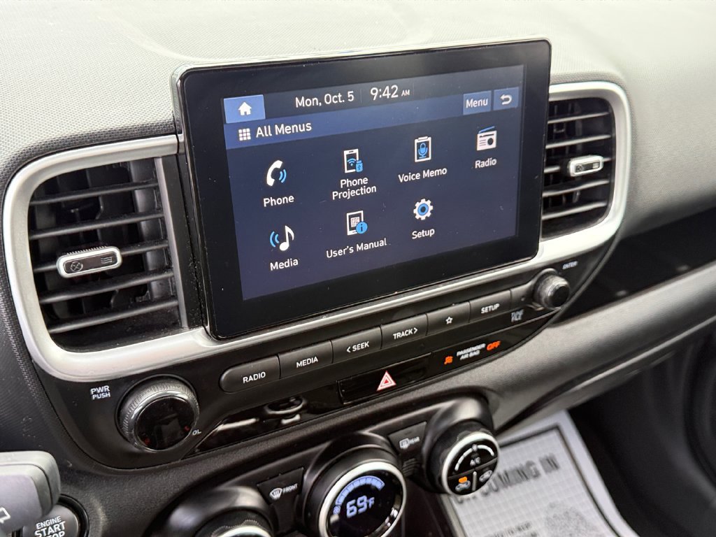 Used 2024 Hyundai Venue SEL FWD image 28