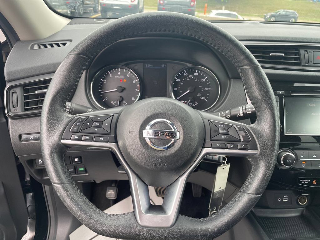Used 2020 Nissan Rogue S w/ Special Edition Package FWD image 17