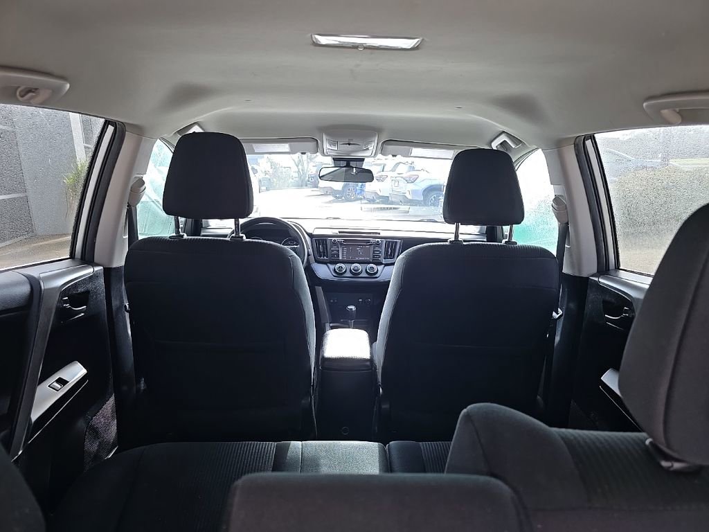 Used 2017 Toyota RAV4 LE image 18