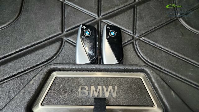 Used 2023 BMW 740i w/ Parking Assistance Package RWD image 60