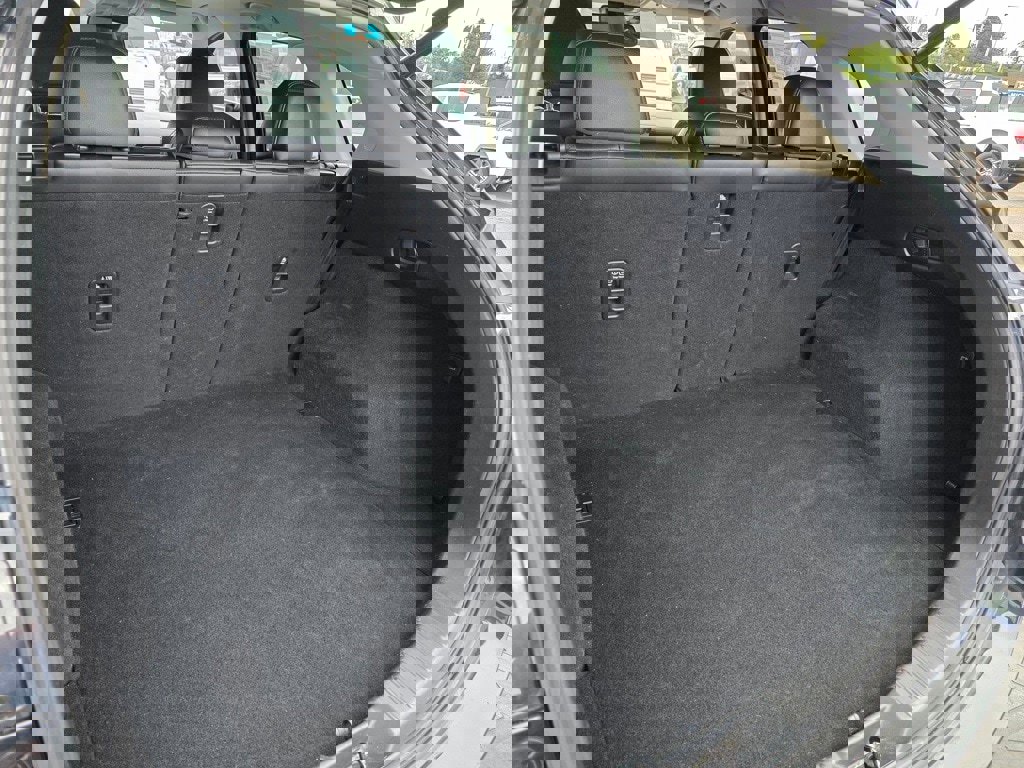 Used 2023 Hyundai Elantra SEL w/ Cargo Package image 27