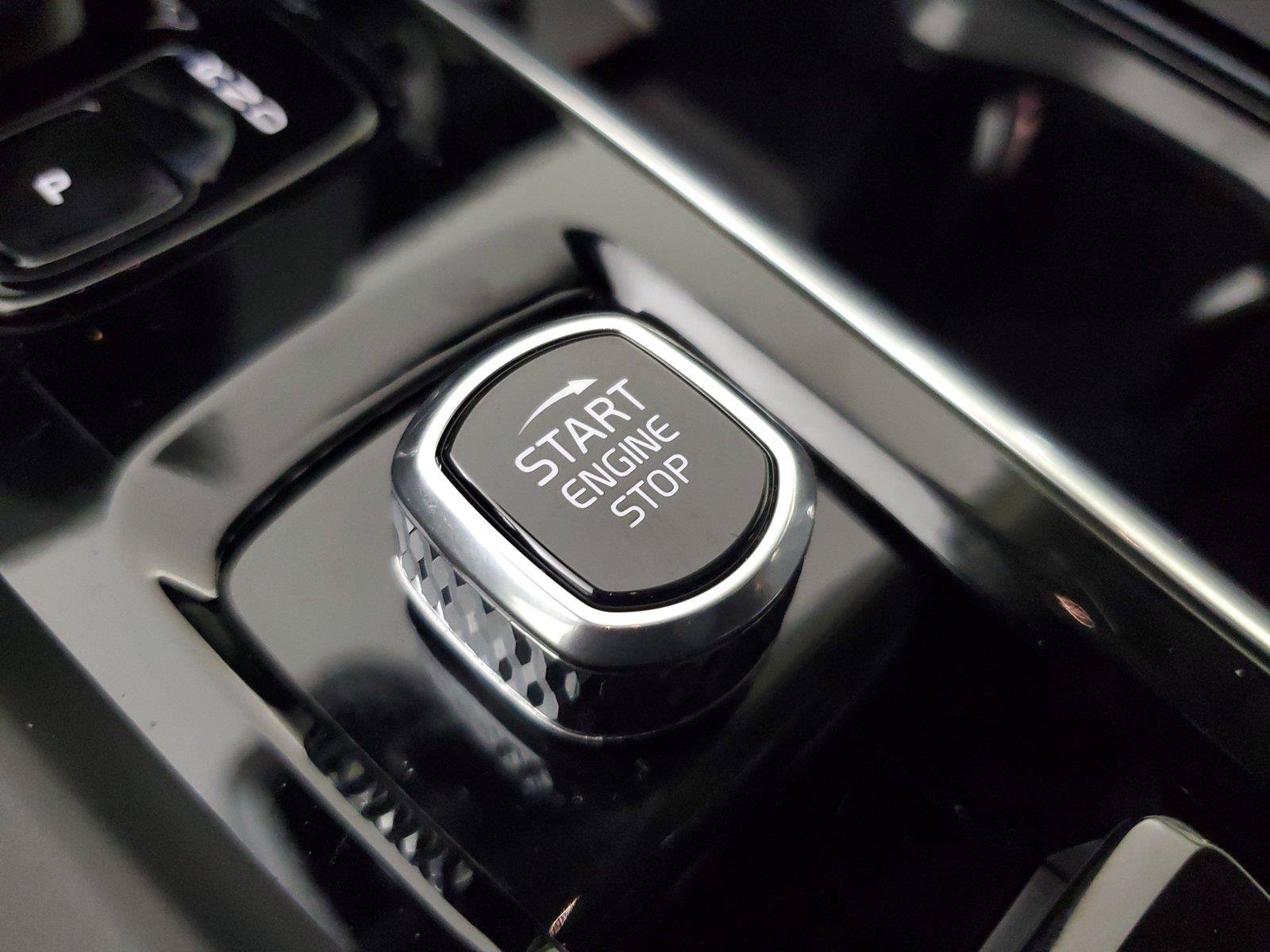 Certified 2026 Volvo XC60 B5 Core AWD/4WD image 33
