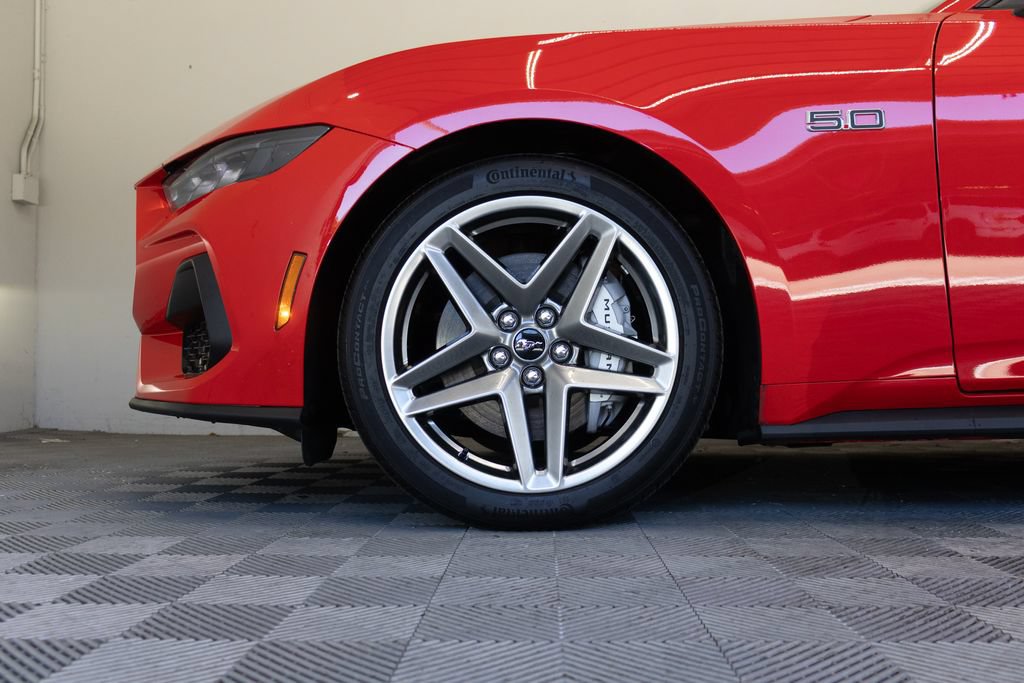 Used 2025 Ford Mustang GT RWD image 9