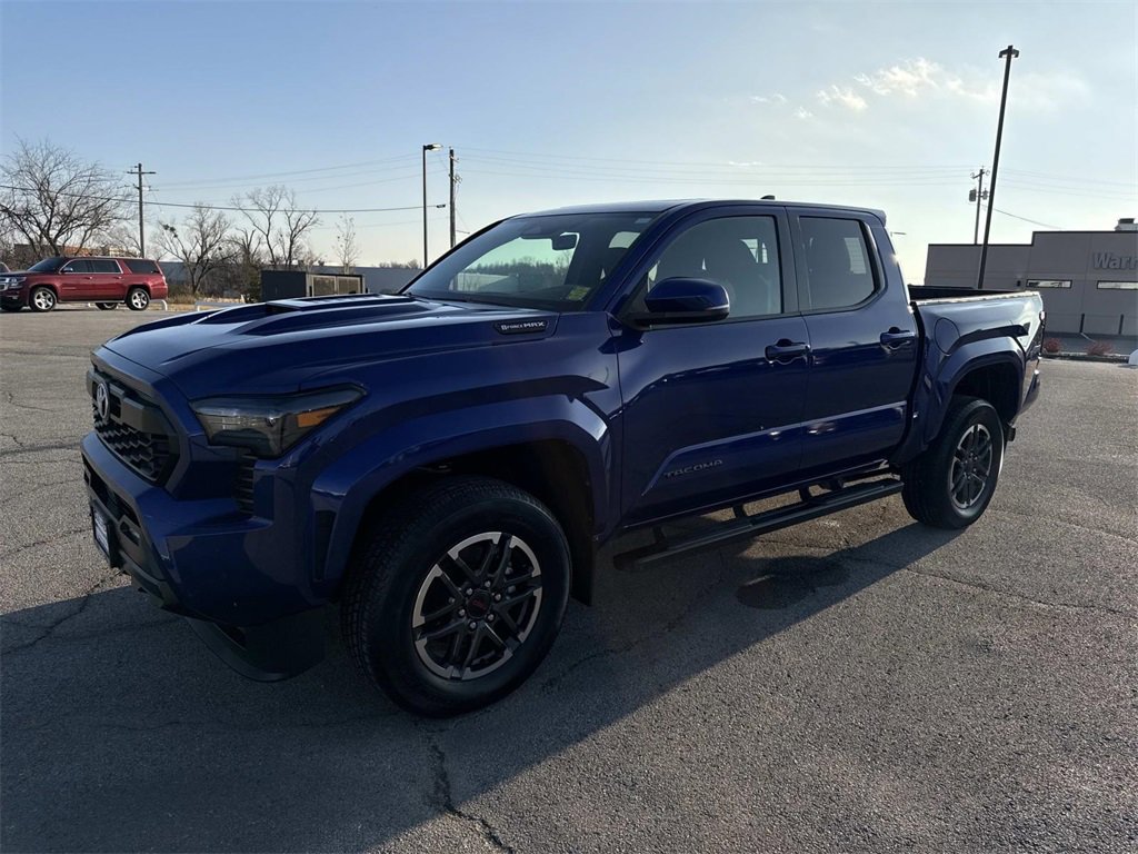 Used 2024 Toyota Tacoma TRD Sport image 2