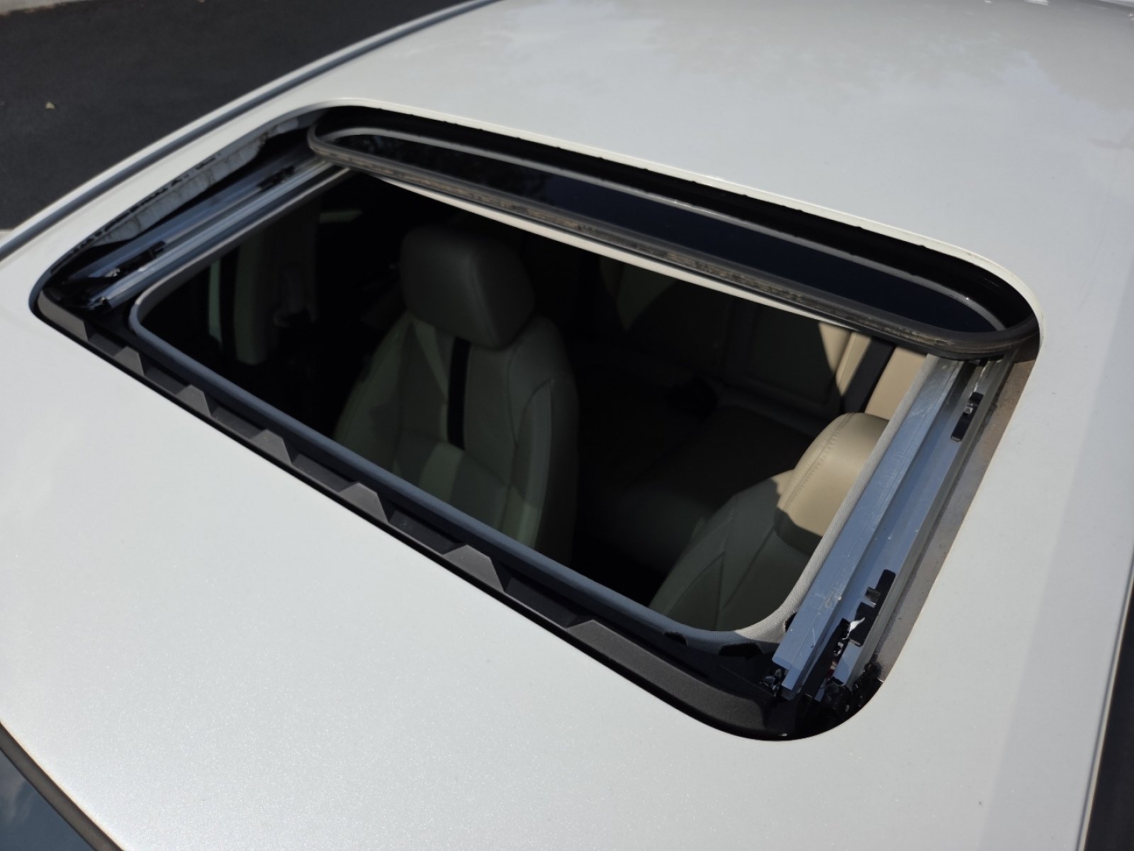 Certified 2017 Honda Civic EX-L image 4