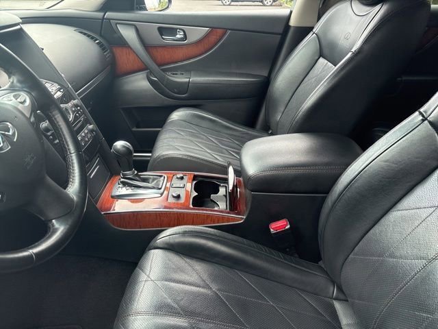 Used 2013 INFINITI FX37 AWD w/ Premium Pkg image 2