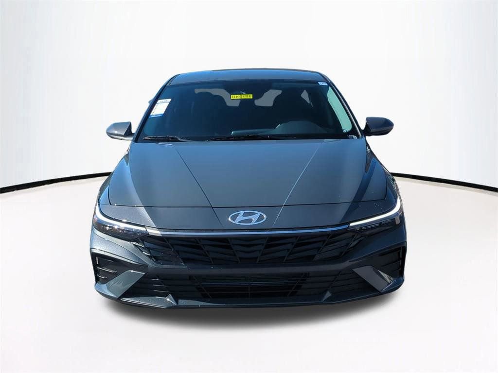 New 2026 Hyundai Elantra SE FWD image 3
