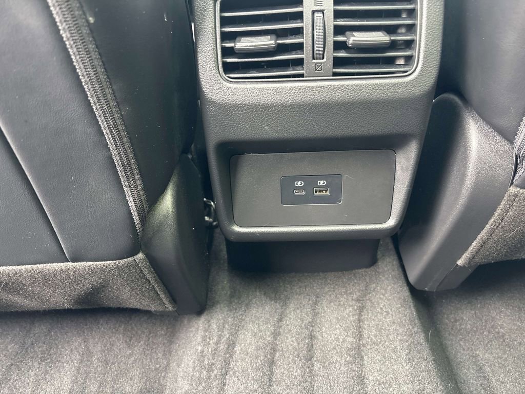 Used 2023 Nissan Rogue SV w/ SV Premium B Package image 13