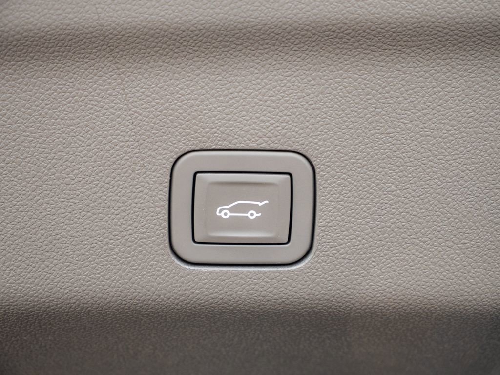 Used 2026 Cadillac Escalade V image 34