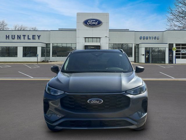 Used 2024 Ford Escape ST-Line w/ Tech Pack #1 AWD/4WD image 3