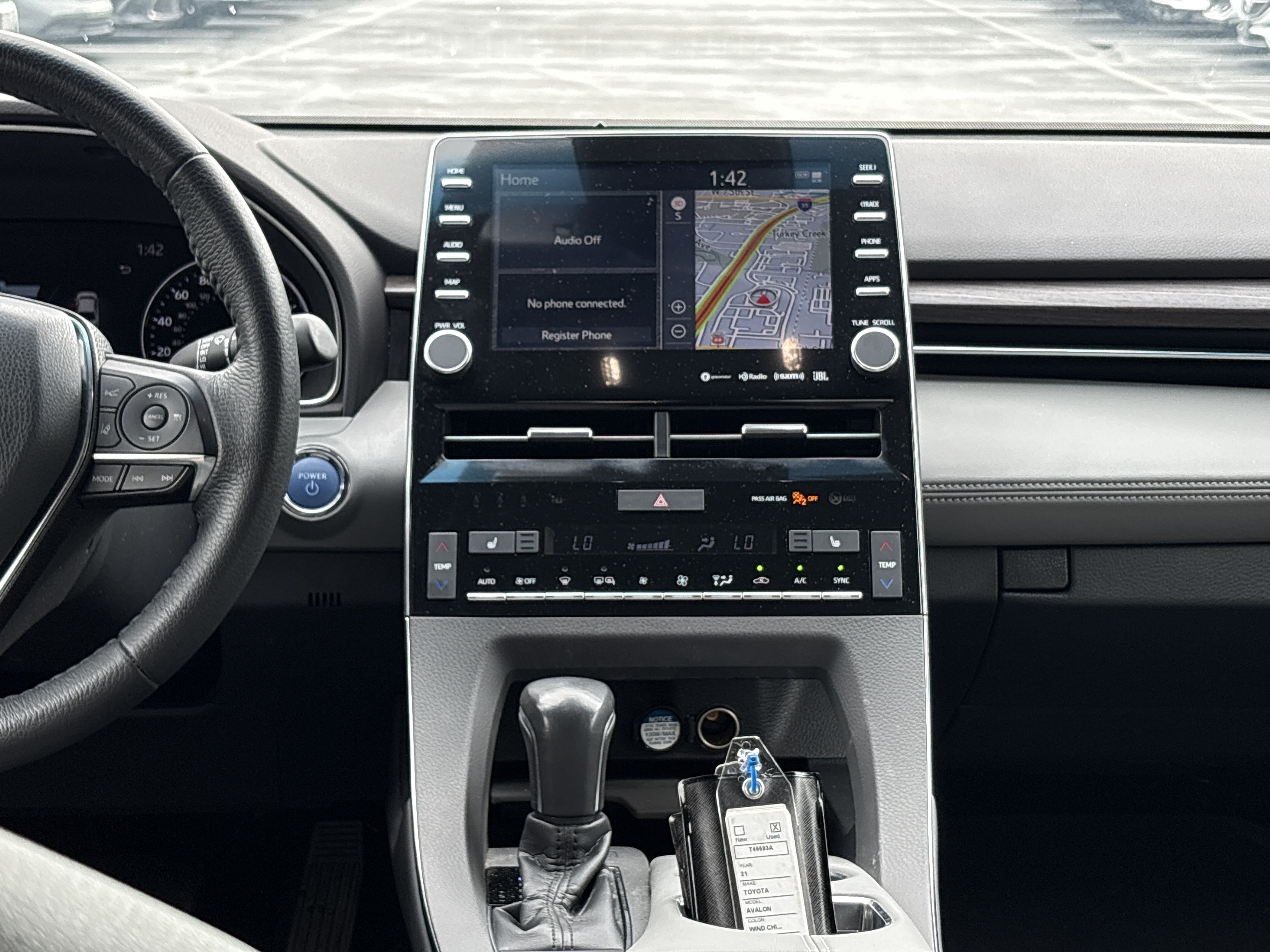 Used 2021 Toyota Avalon XLE w/ Moonroof Package FWD image 30