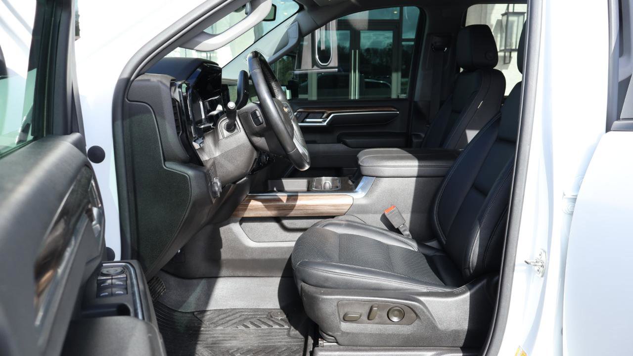 Used 2024 Chevrolet Silverado 2500 LT w/ Texas Edition image 9