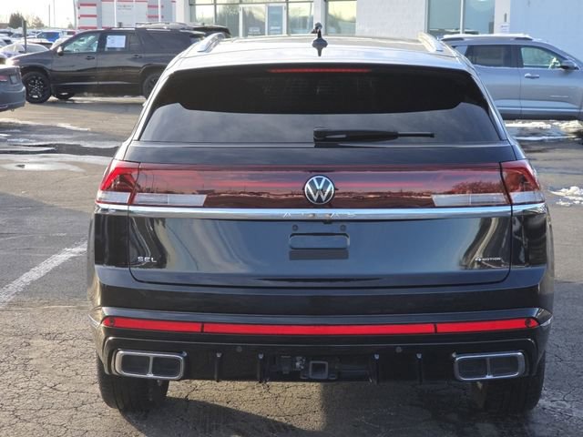 Used 2024 Volkswagen Atlas Cross Sport SEL R-Line image 21