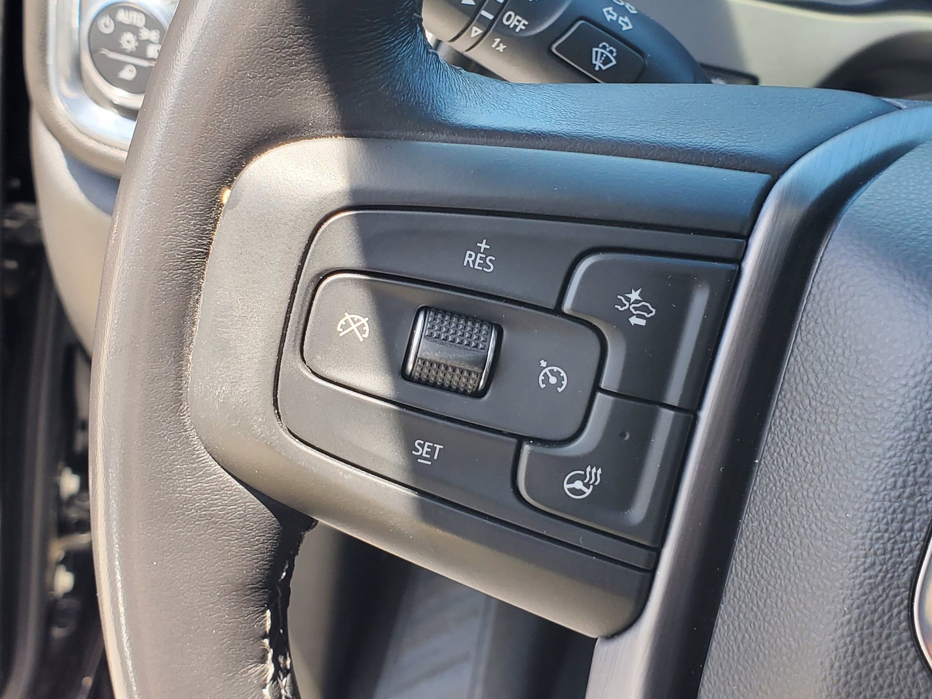 Used 2022 GMC Sierra 3500 Denali w/ Denali Ultimate Package image 24