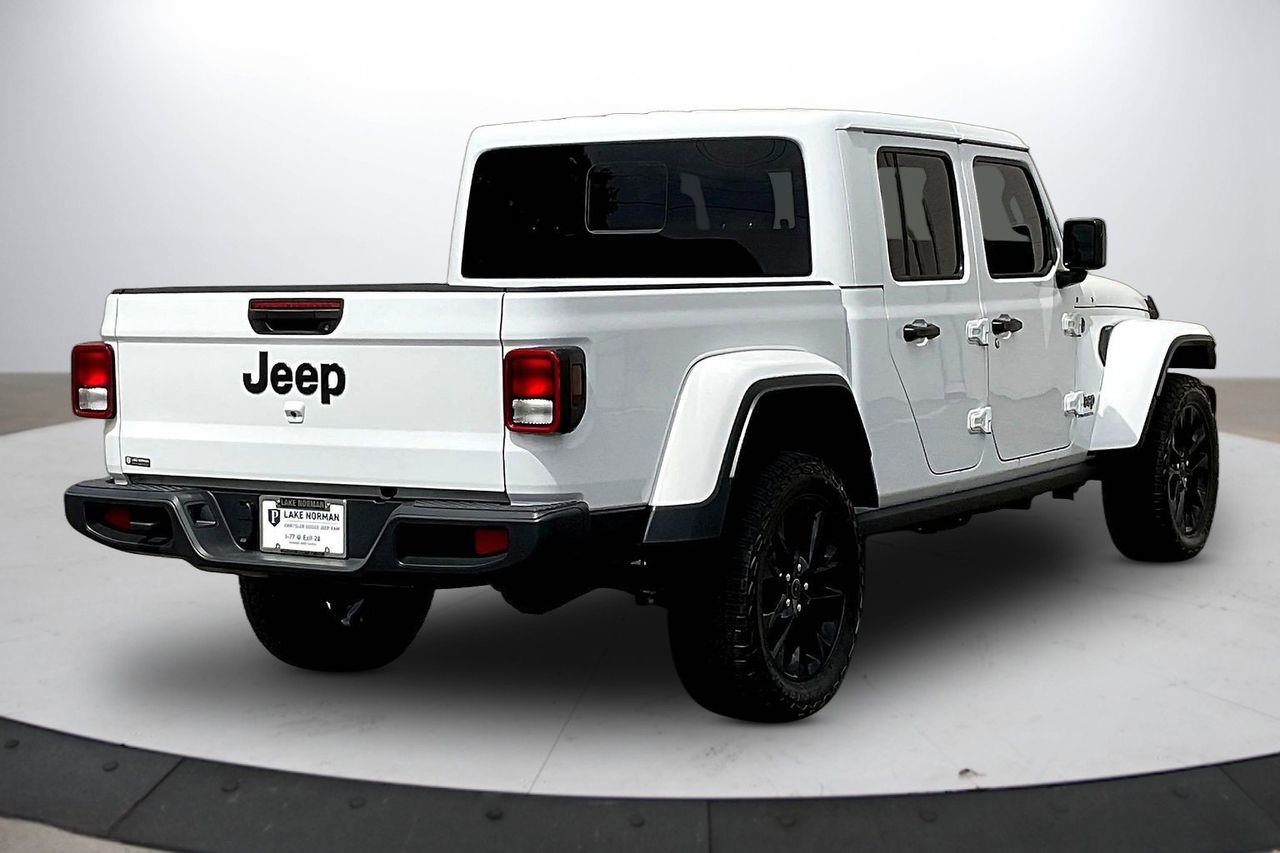 Certified 2025 Jeep Gladiator Sport image 9