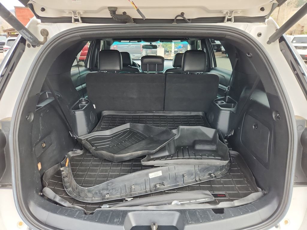 Used 2017 Ford Explorer XLT w/ Equipment Group 202A image 23