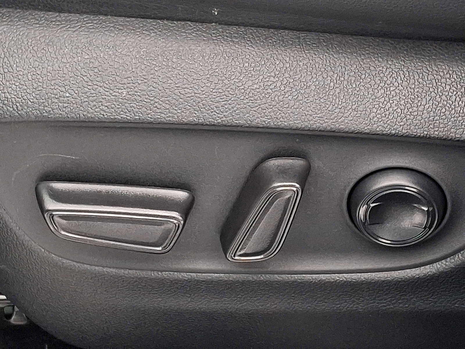 Used 2024 Toyota Highlander Platinum image 27