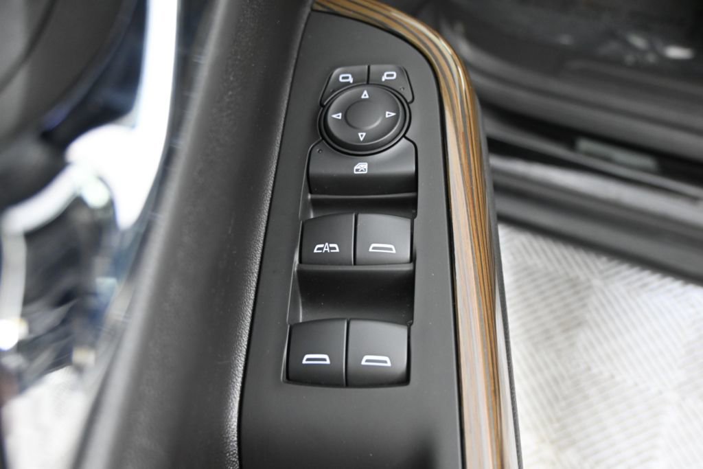 Used 2023 GMC Acadia SLE w/ Driver Convenience Package image 20