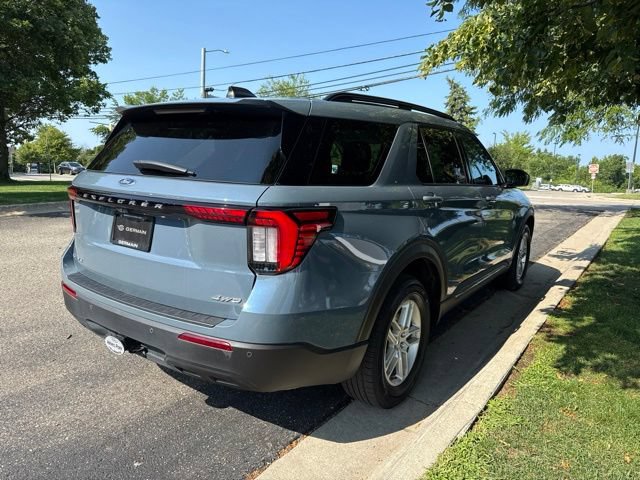 Used 2025 Ford Explorer Active AWD/4WD image 7