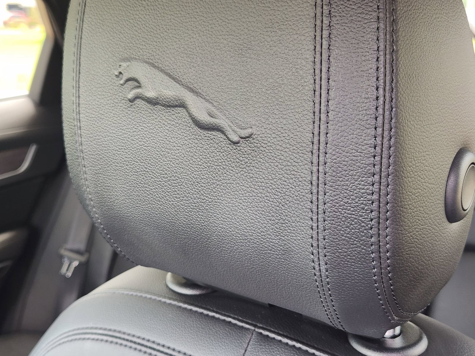 Used 2023 Jaguar F-PACE S AWD/4WD image 18