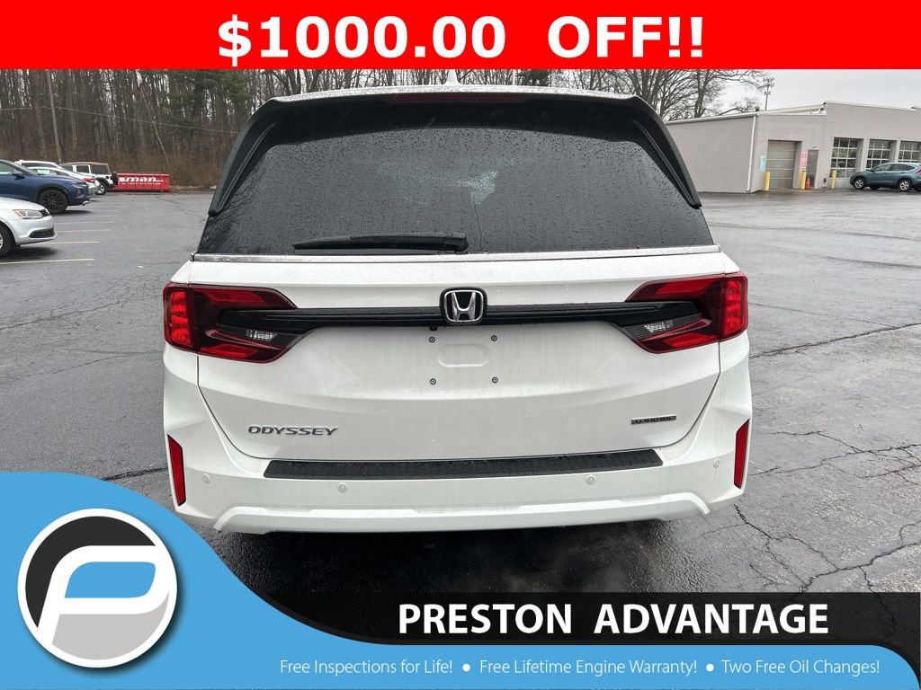 New 2026 Honda Odyssey Touring image 4