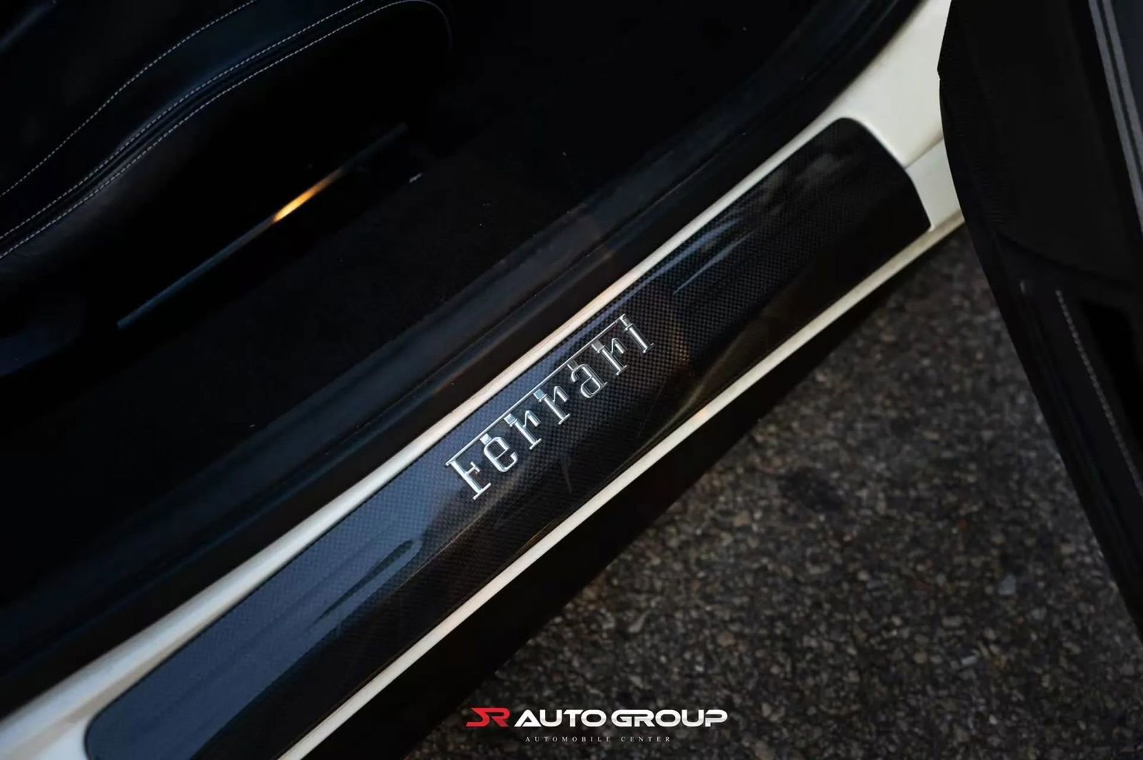 Used 2015 Ferrari 458 Italia Coupe RWD image 17