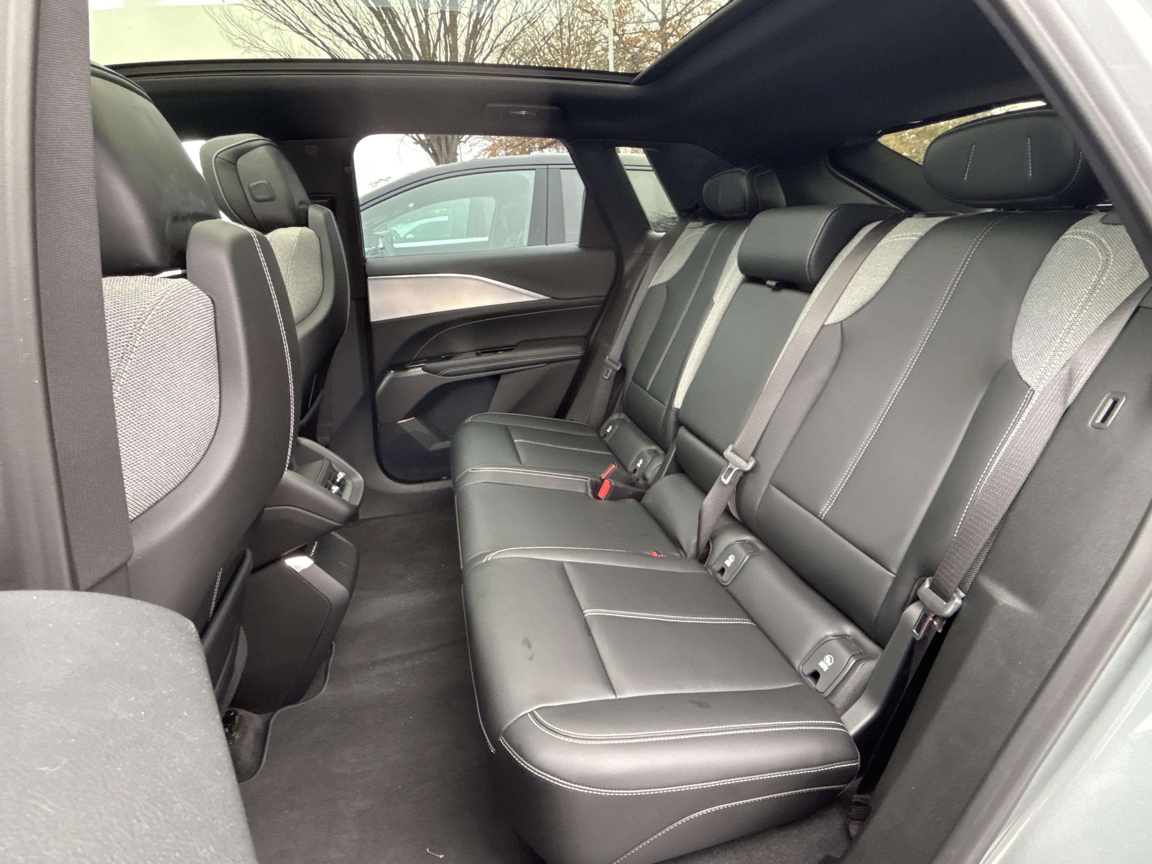 Used 2024 Cadillac Lyriq Tech image 29