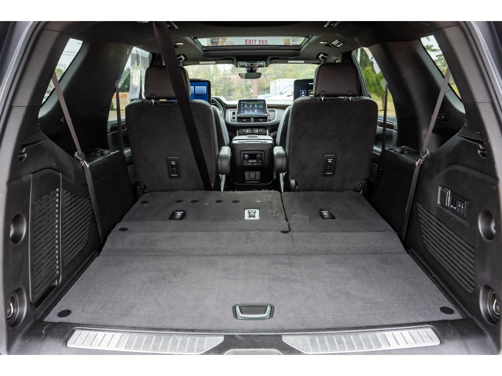 Used 2022 Chevrolet Tahoe High Country w/ Premium Package image 17