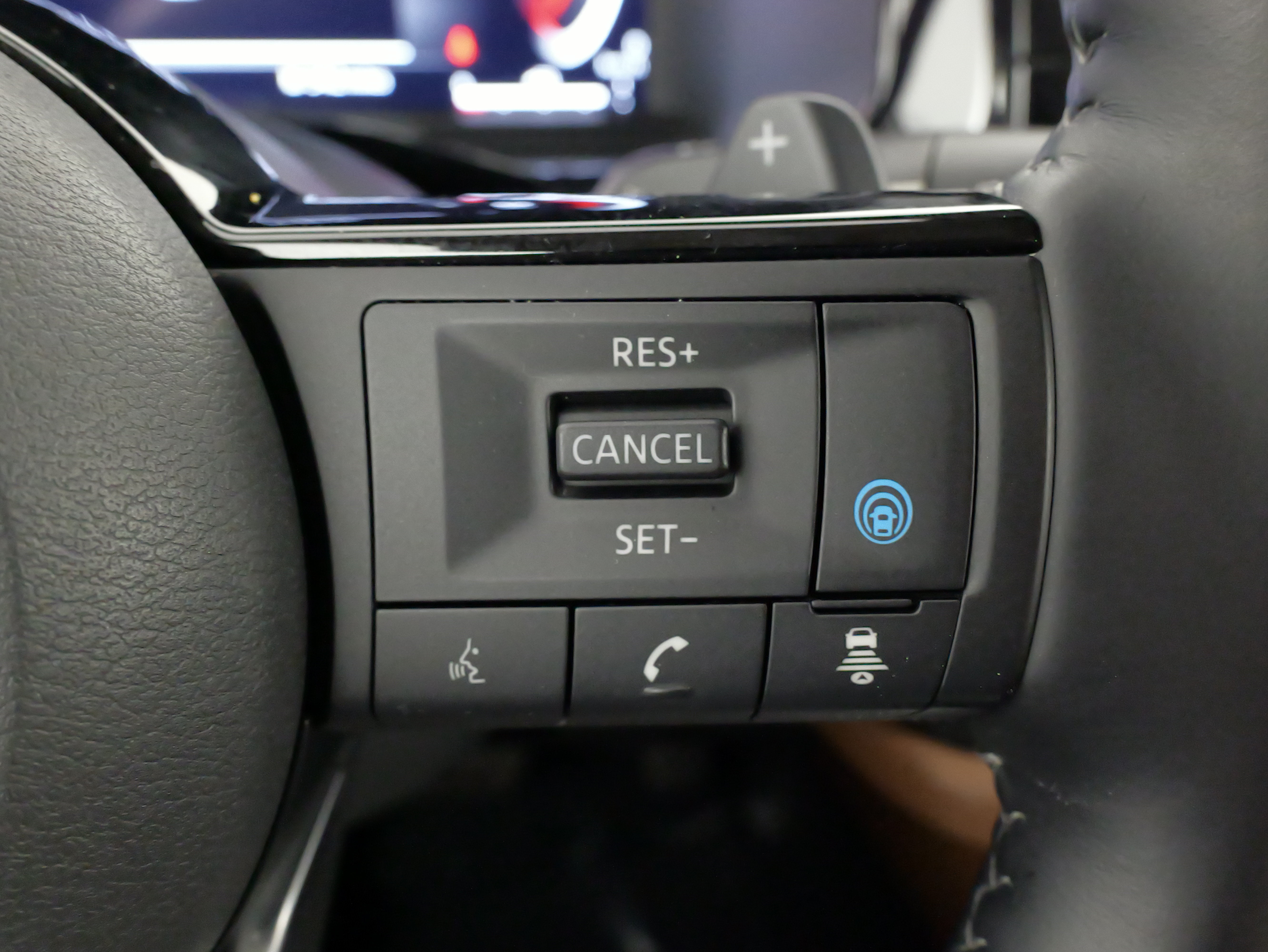 Used 2025 Nissan Pathfinder Platinum AWD/4WD image 45