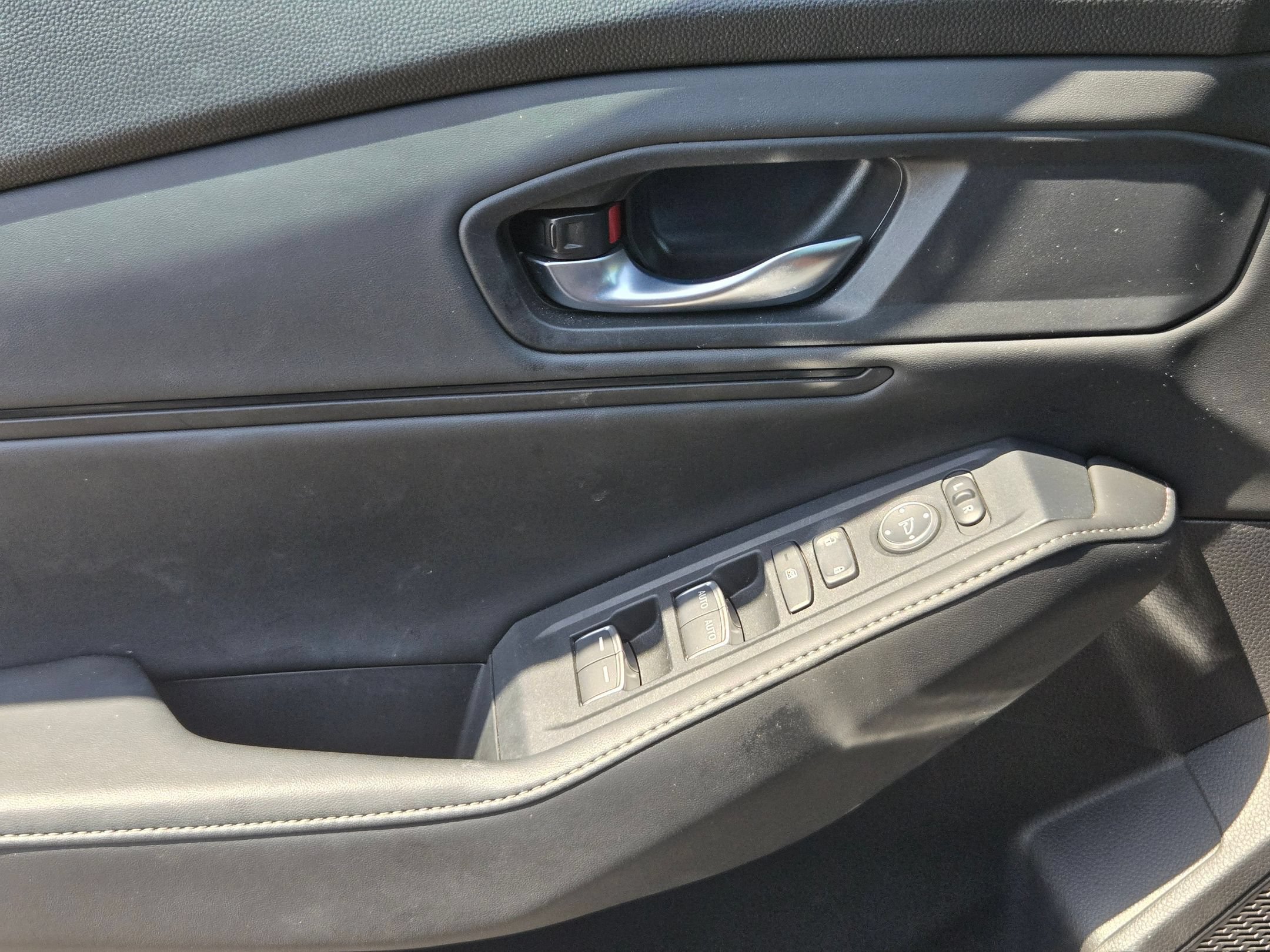 Used 2024 Honda Accord Sport image 11