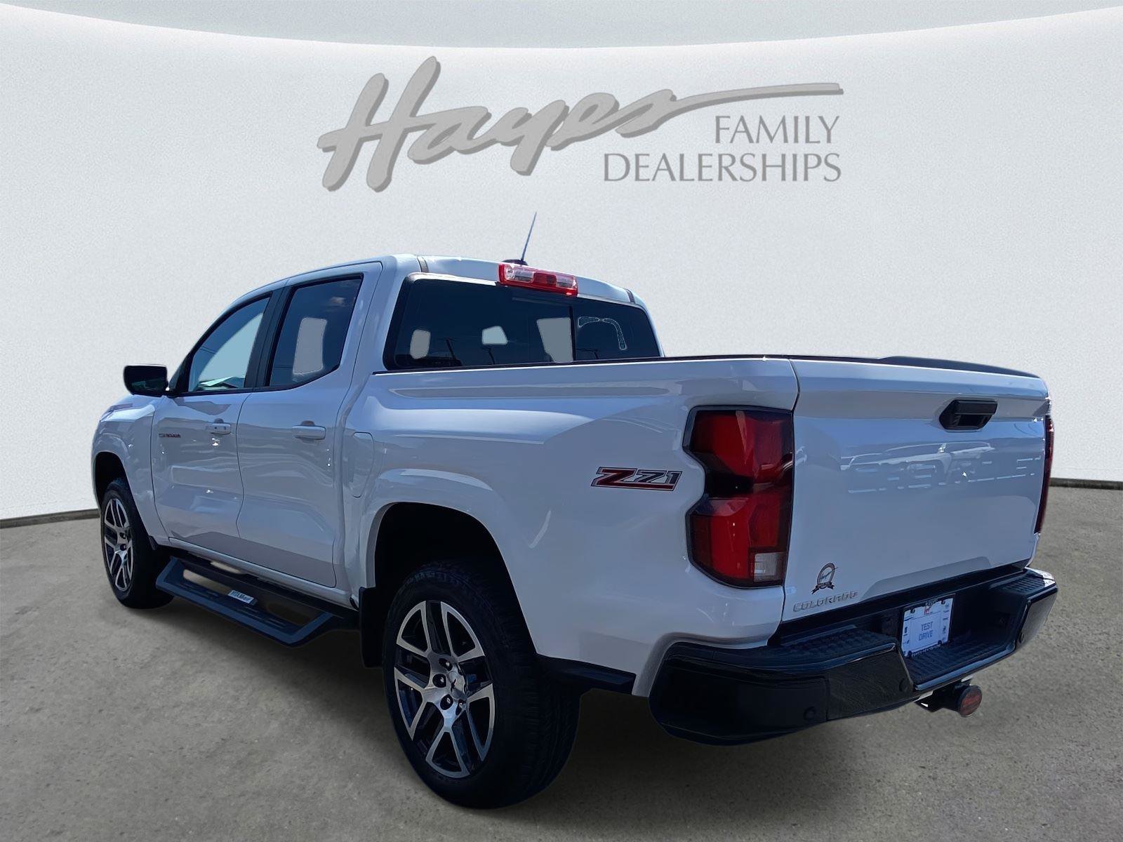 Used 2024 Chevrolet Colorado Z71 w/ Z71 Convenience Package 2 image 39