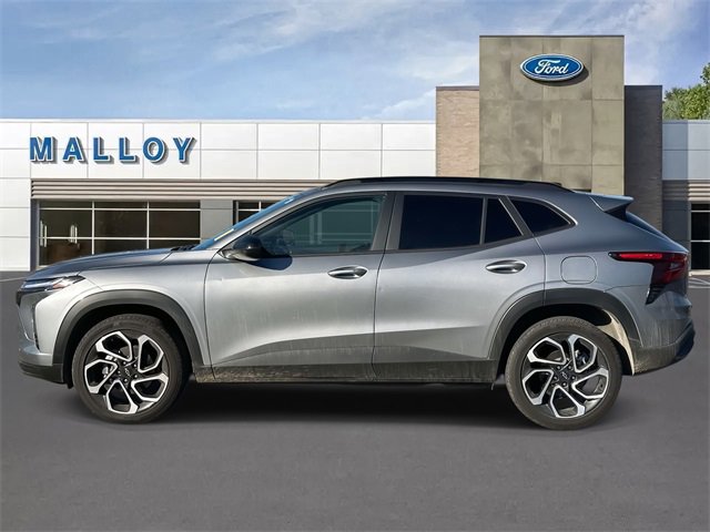 Used 2025 Chevrolet Trax RS w/ Sunroof Package image 5