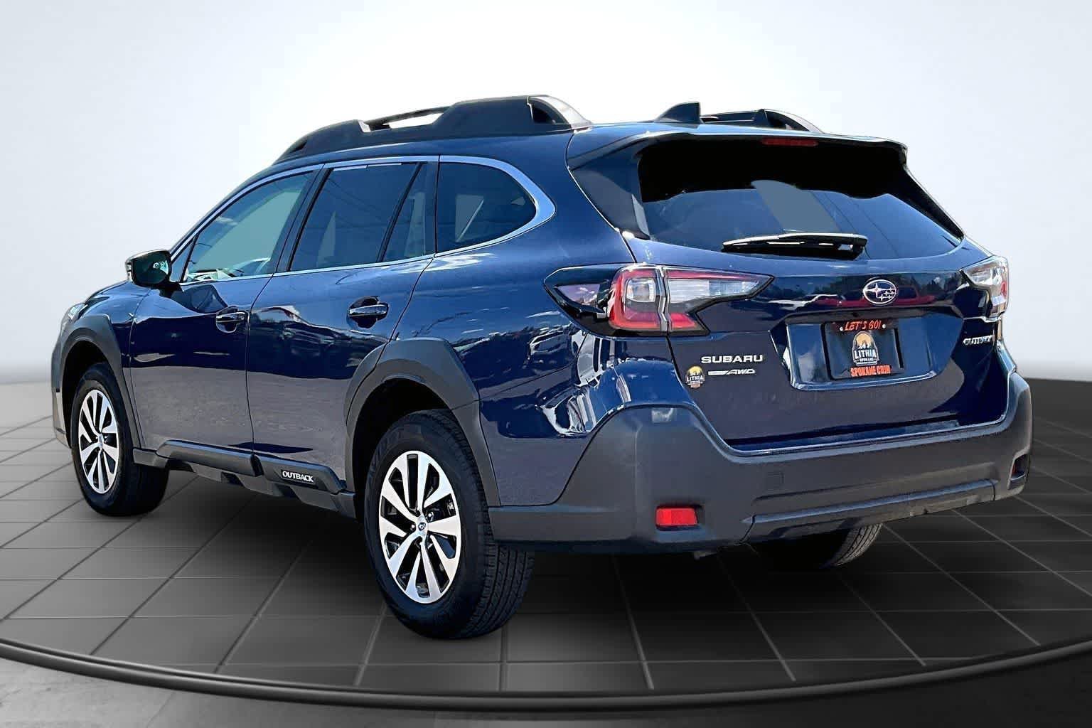Used 2025 Subaru Outback Premium AWD/4WD image 4