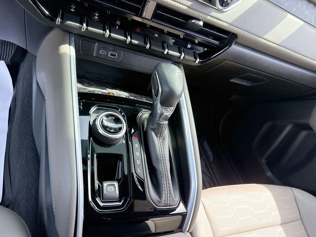 Used 2025 Chevrolet Colorado ZR2 image 16