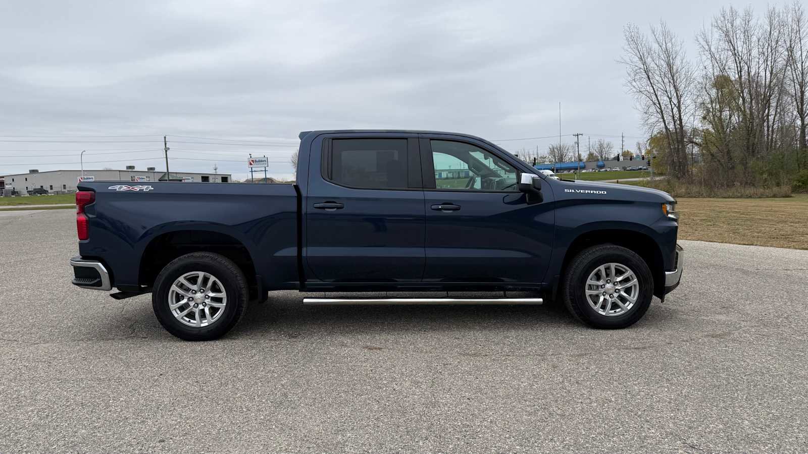 Used 2022 Chevrolet Silverado 1500 LT image 3