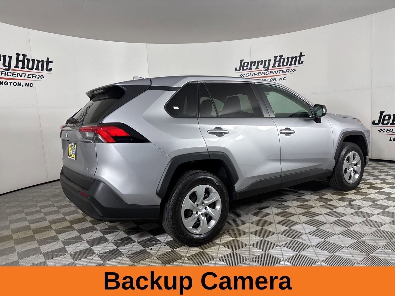 Used 2023 Toyota RAV4 LE FWD image 5