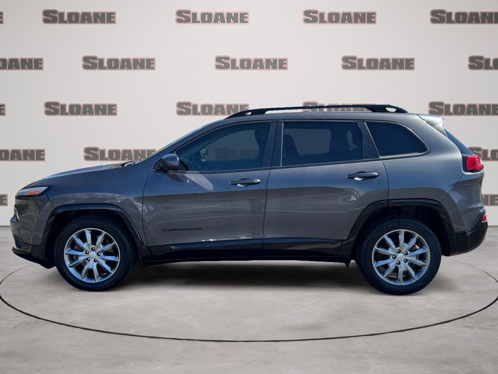 Used 2018 Jeep Cherokee Latitude image 2