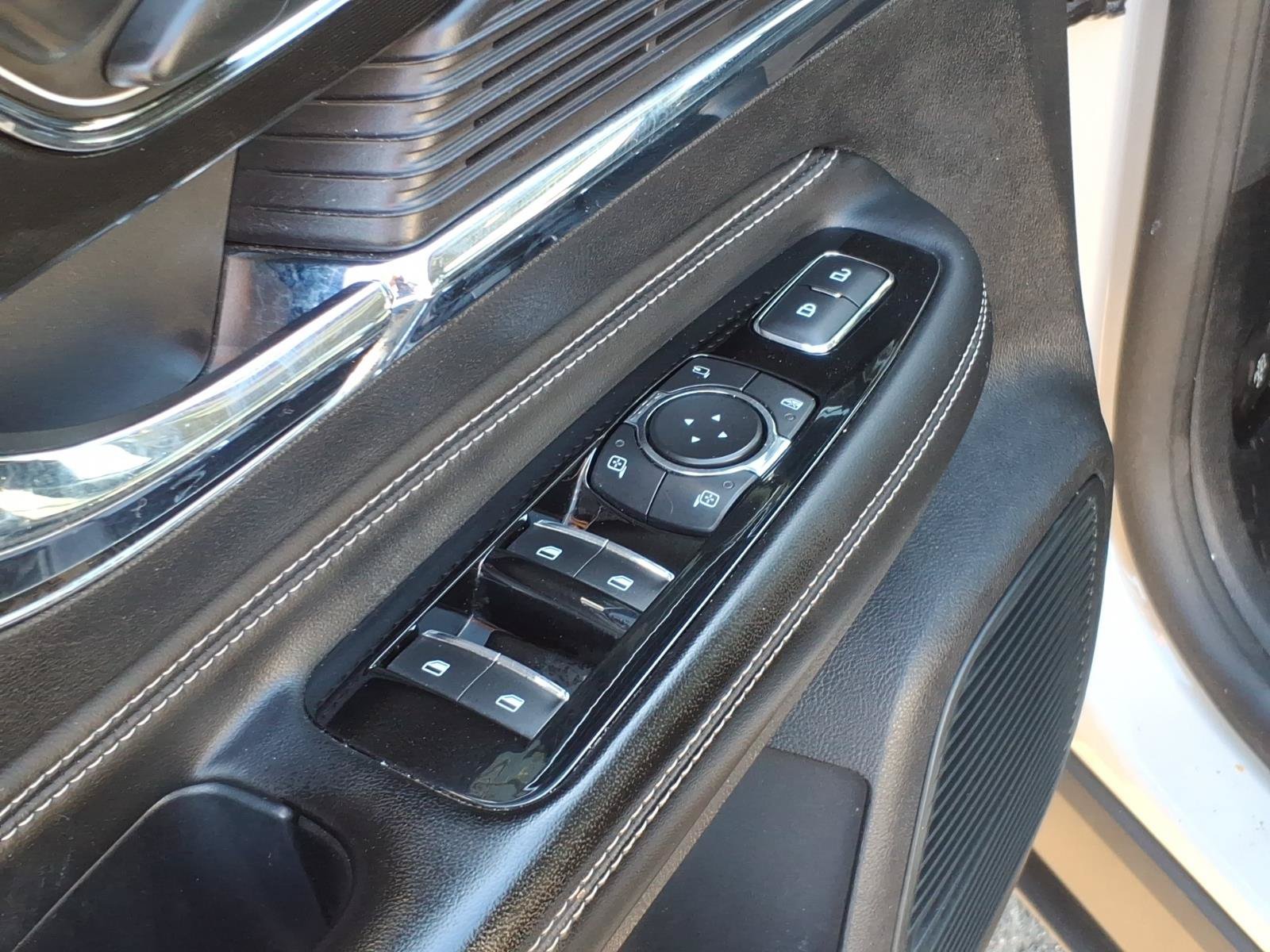 Used 2022 Lincoln Corsair AWD w/ Premium Package image 16