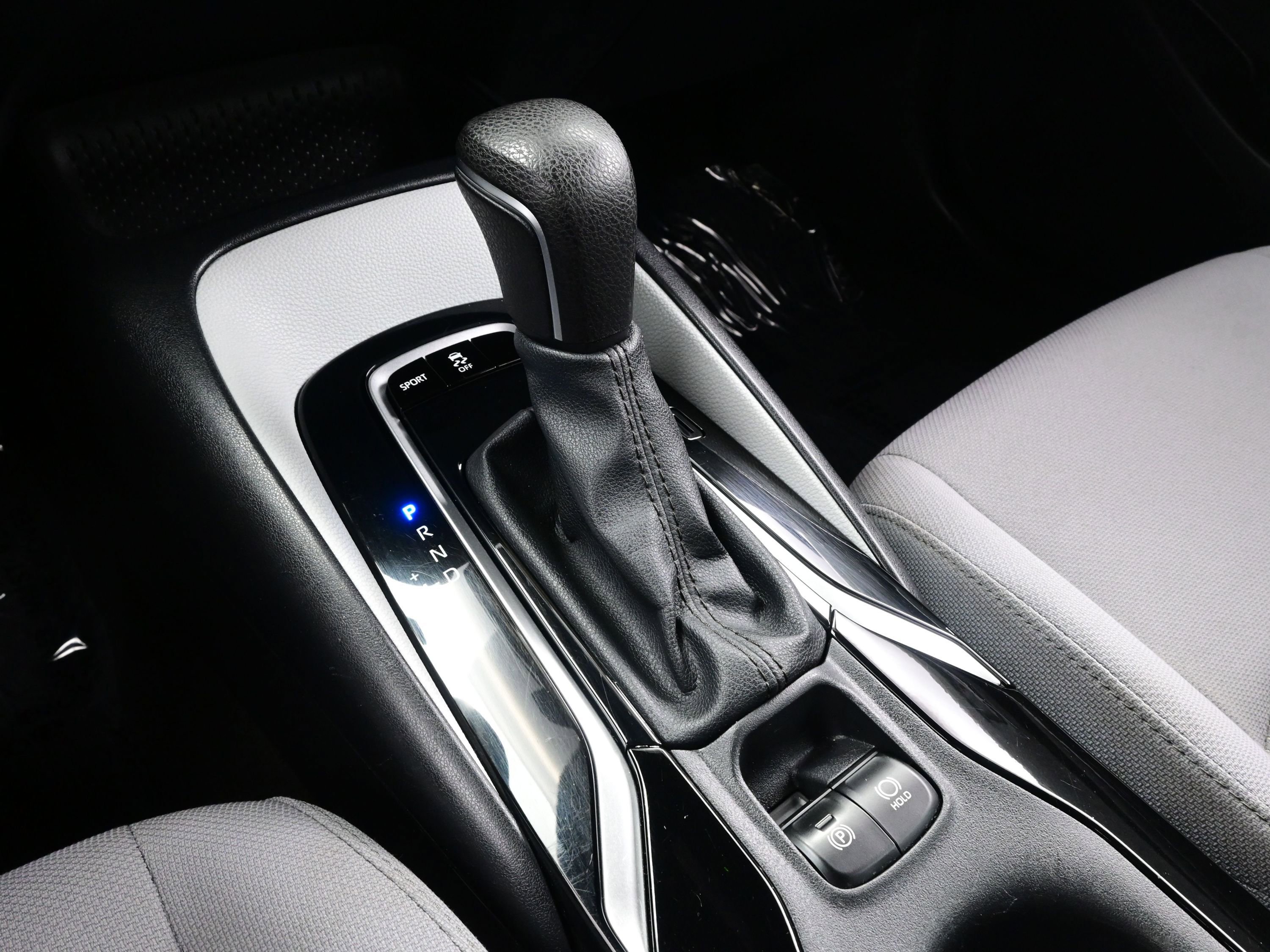 Used 2021 Toyota Corolla SE w/ Carpet Mat Package (TMS) image 19