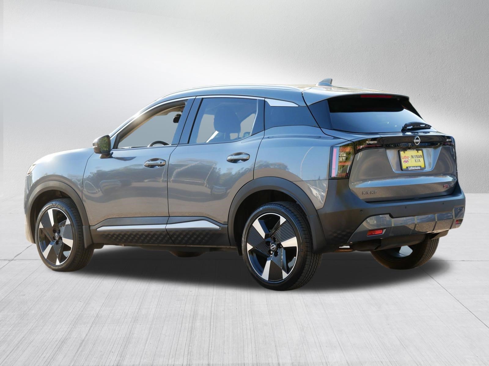 Certified 2025 Nissan Kicks SR AWD/4WD image 5