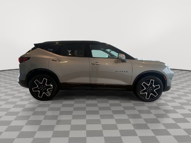 New 2026 Chevrolet Blazer RS w/ Driver Confidence II Package FWD image 12