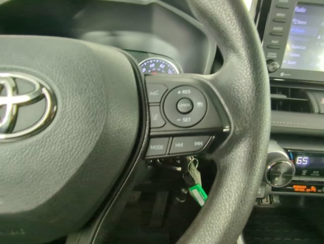Used 2021 Toyota RAV4 LE AWD/4WD image 28