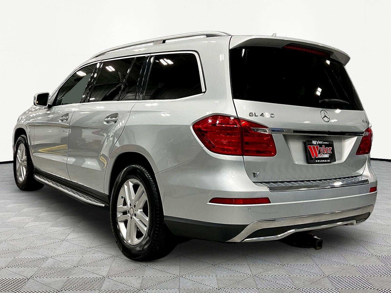 Used 2016 Mercedes-Benz GL 450 4MATIC image 4
